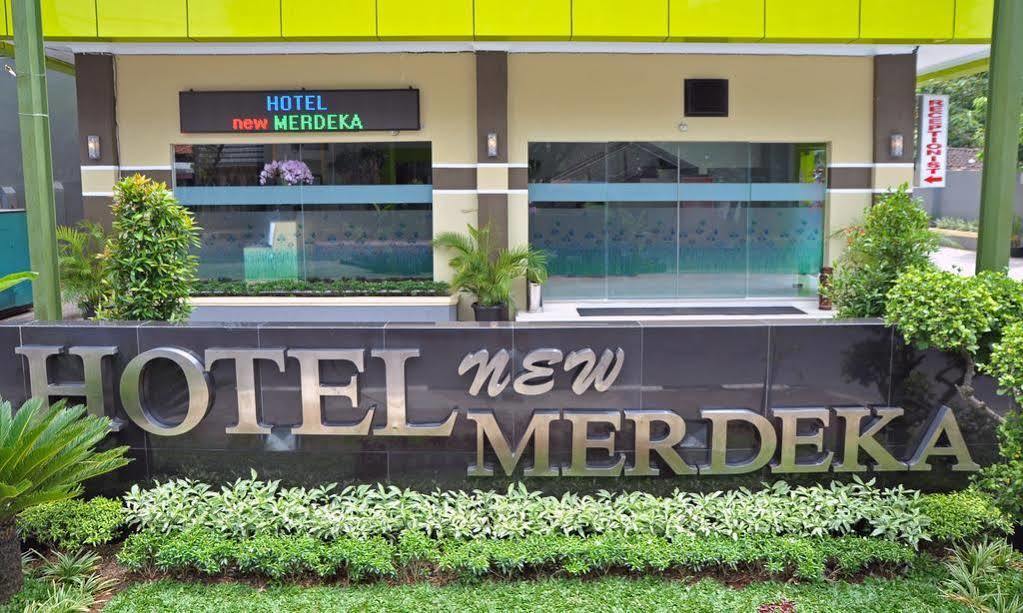 Hotel New Merdeka Pati Exteriör bild